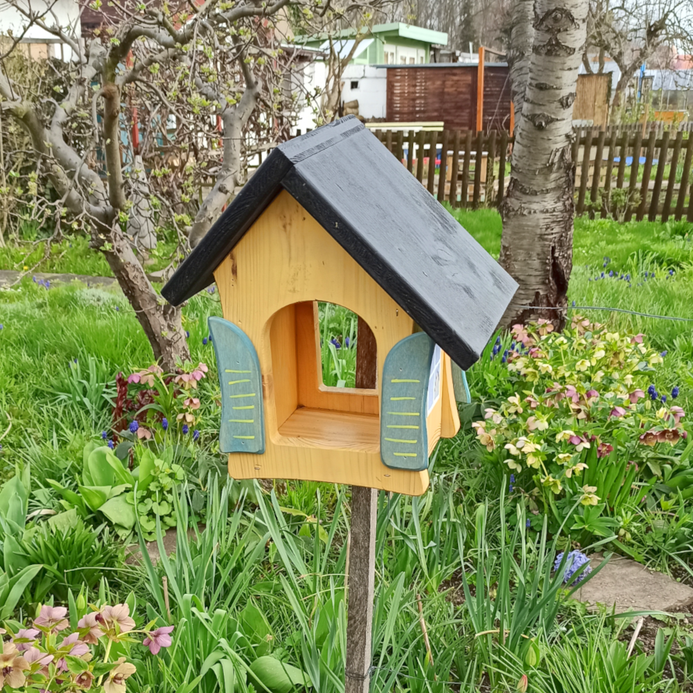 Vogelhäuschen aus Holz, handgefertigtes Unikat aus WfbM-Produktion, 25 x 19 x 30cm, gelb