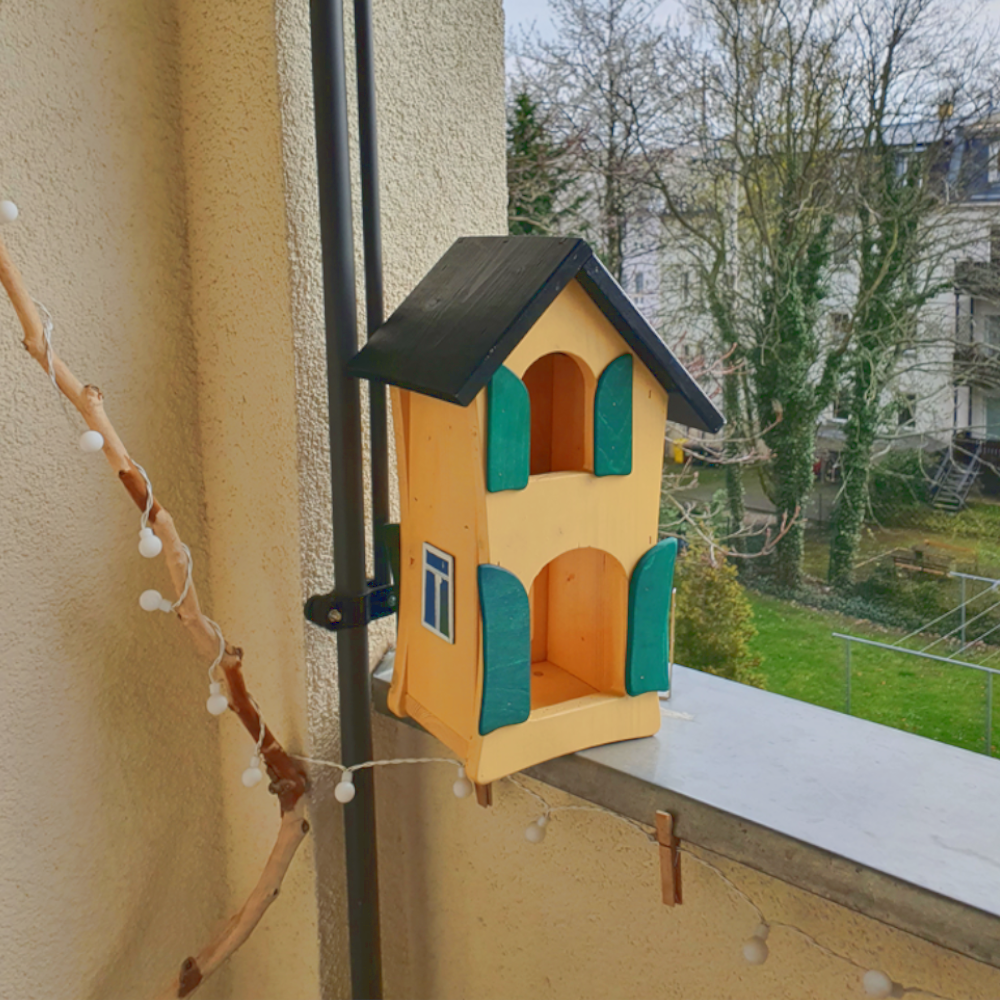 Großes Vogelhaus aus Holz, handgefertigt aus WfbM-Produktion, 25 x 19 x 41cm, blau